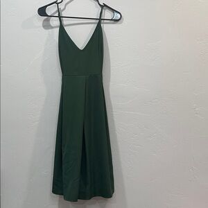 Chic Forest Green V-Neck Midi Dress